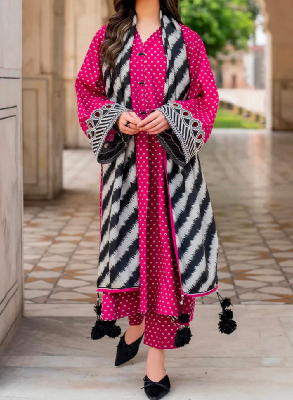 BAROQUE Pink Dots