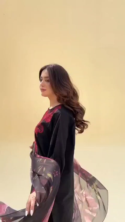 Sapphire Zaroon