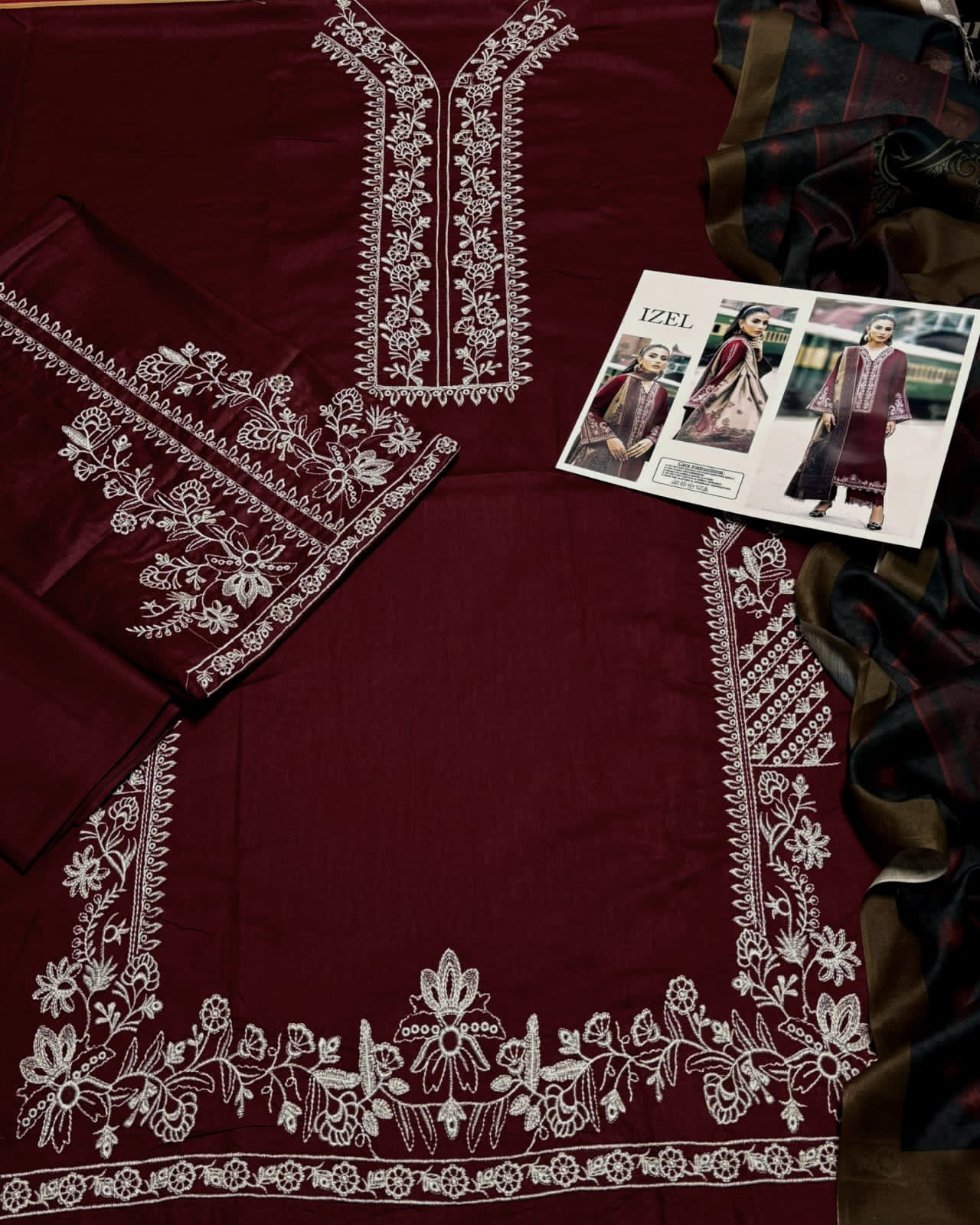 Izel embroidered Dhanak