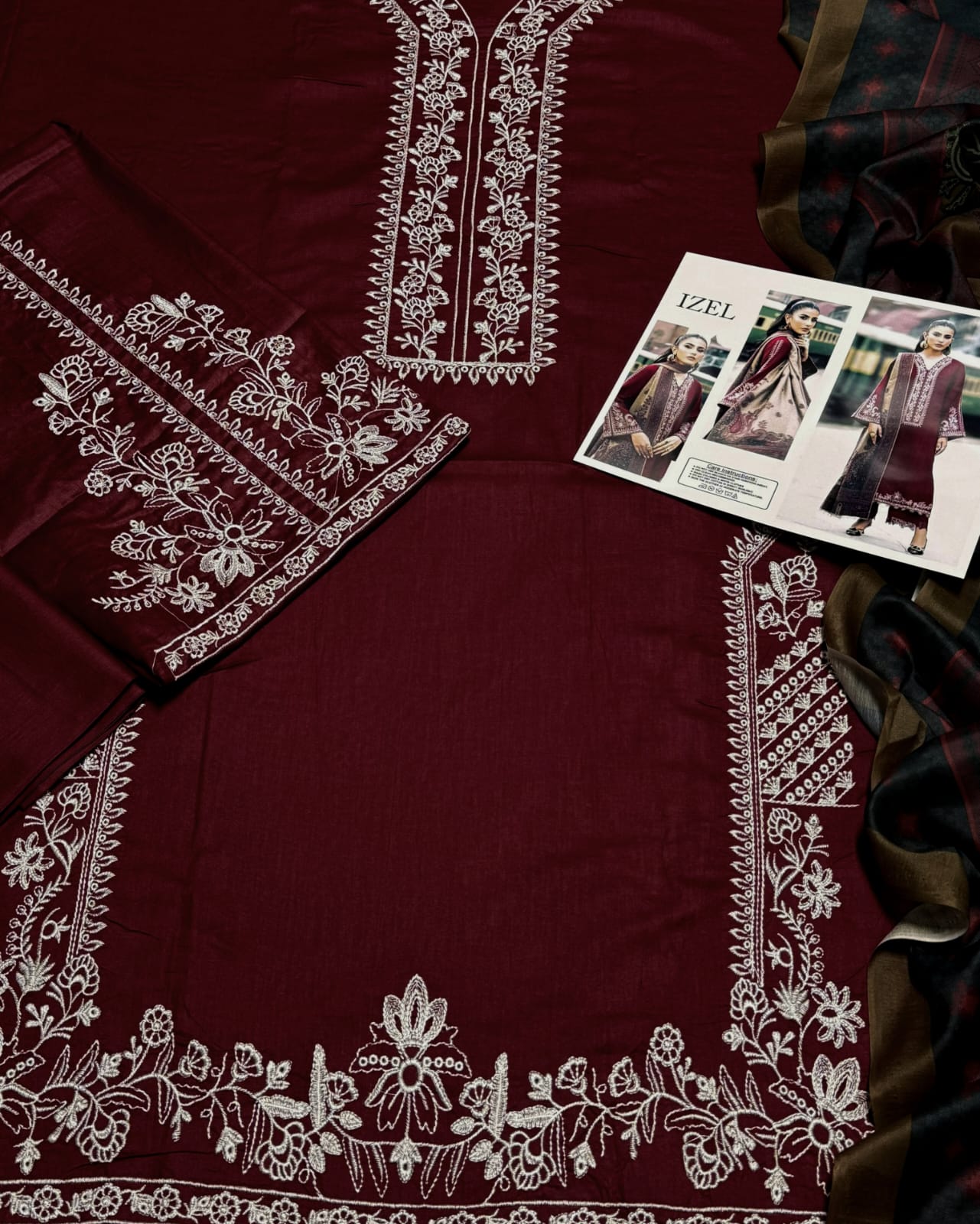Izel embroidered Dhanak
